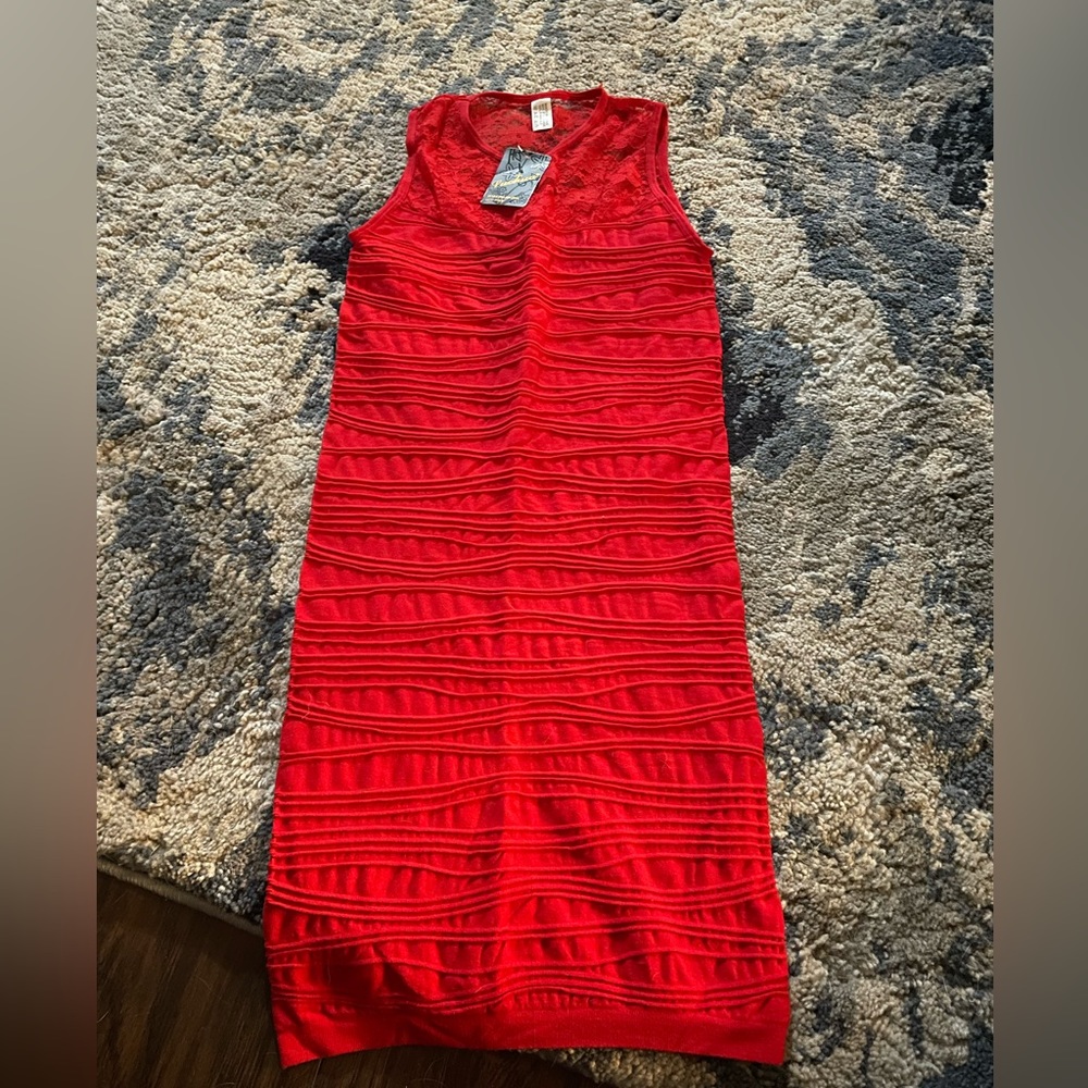 Luohua - Red Dress